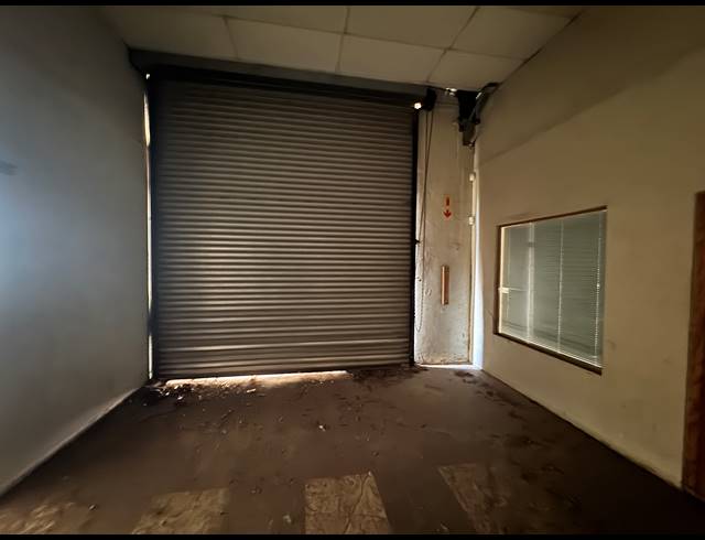 1,000M² WAREHOUSE TO LET IN WYNBERG